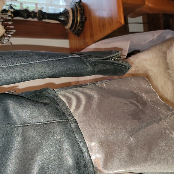 HARLEY Leather Riding Jacket - Picture 10 of 15